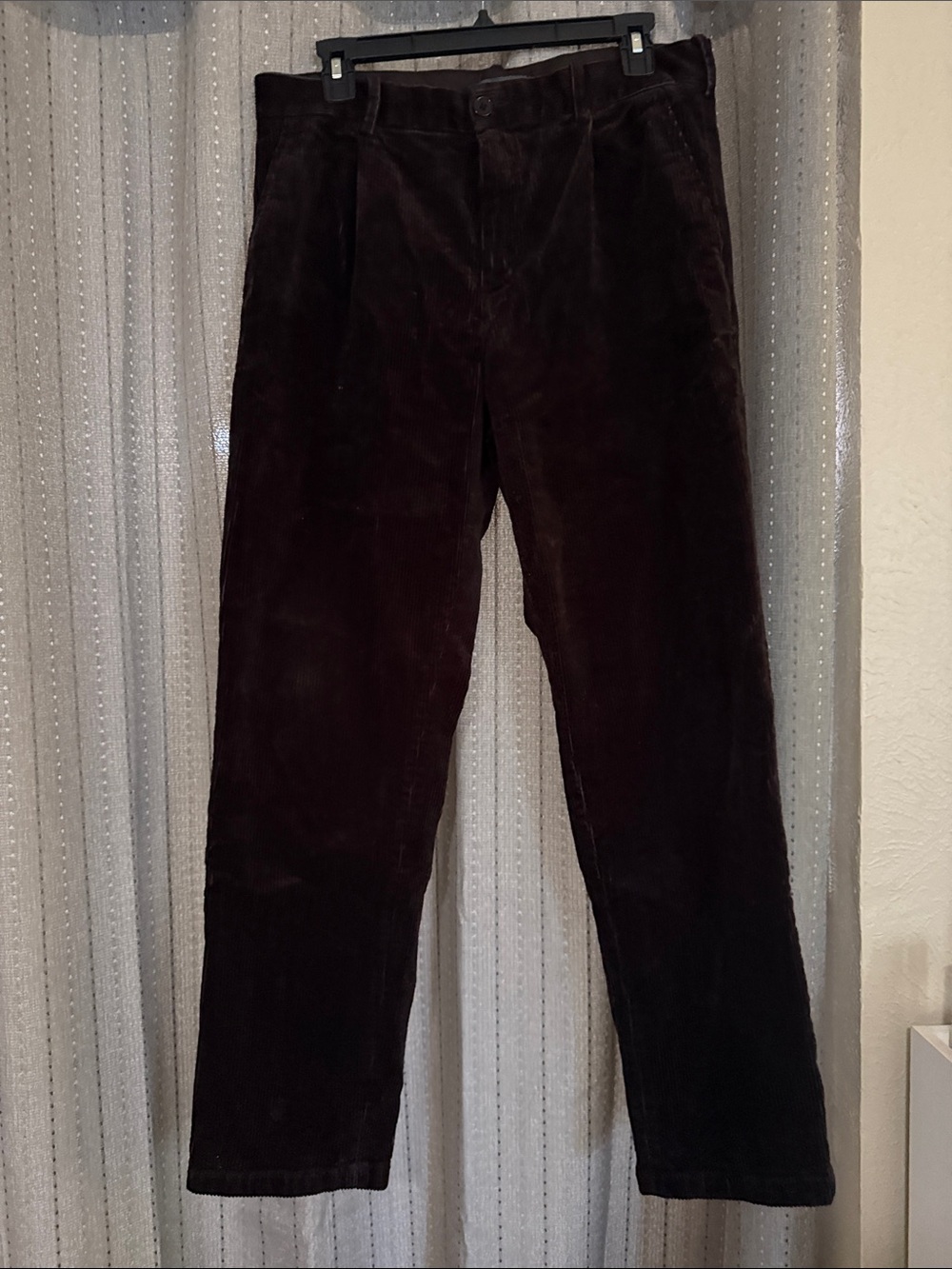 H&M Women’s Corduroy Pants in Dark Brown